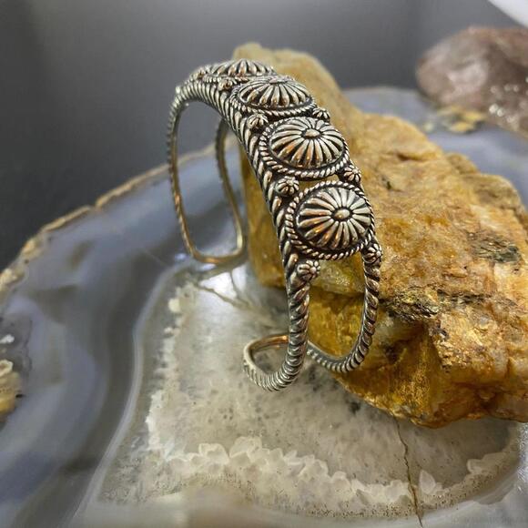 Carolyn Pollack Sterling Silver Single Row Conchos Decorated Bracelet For Women - Picture 4 of 10